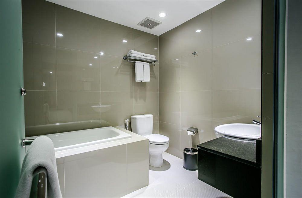 G Suites Hotel By Amithya Surabaya Ngoại thất bức ảnh