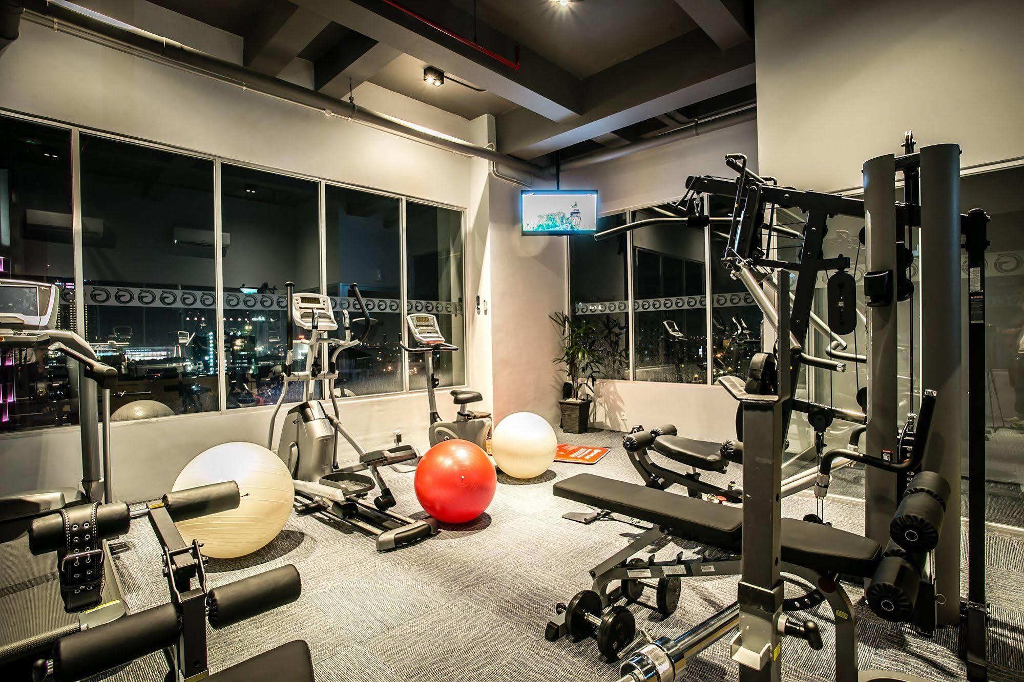 G Suites Hotel By Amithya Surabaya Ngoại thất bức ảnh